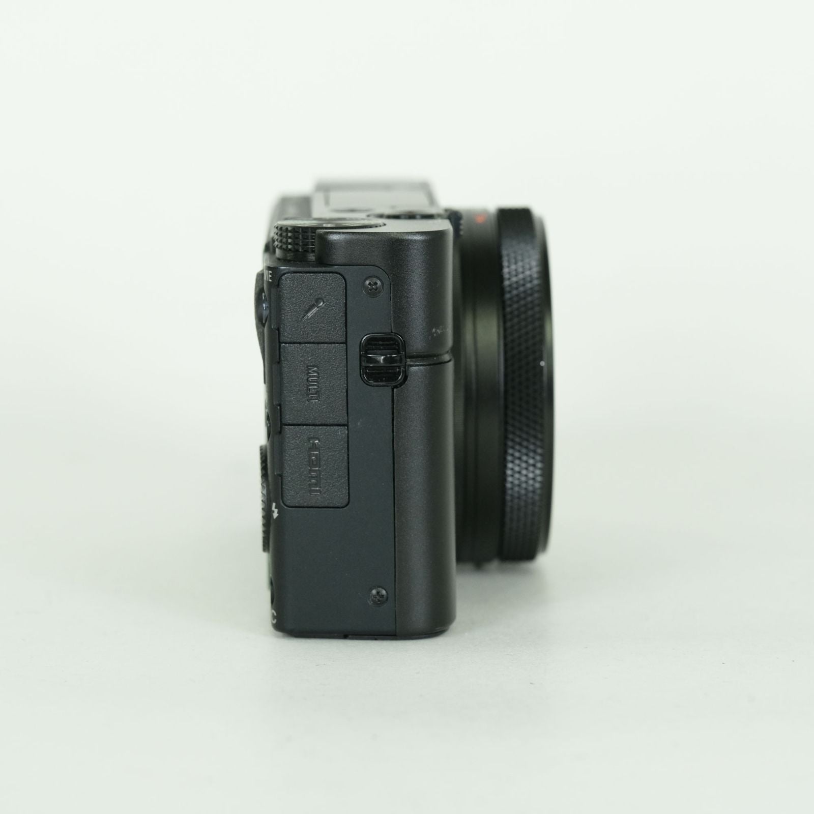 Sony Compact Digital Camera 2 Cyber-Shot Dsc-Rx100M7