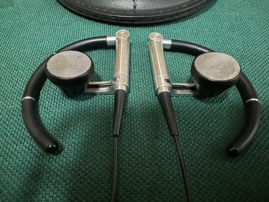 Bang Olufsen Wired Earphones B&O A8 Earset 3