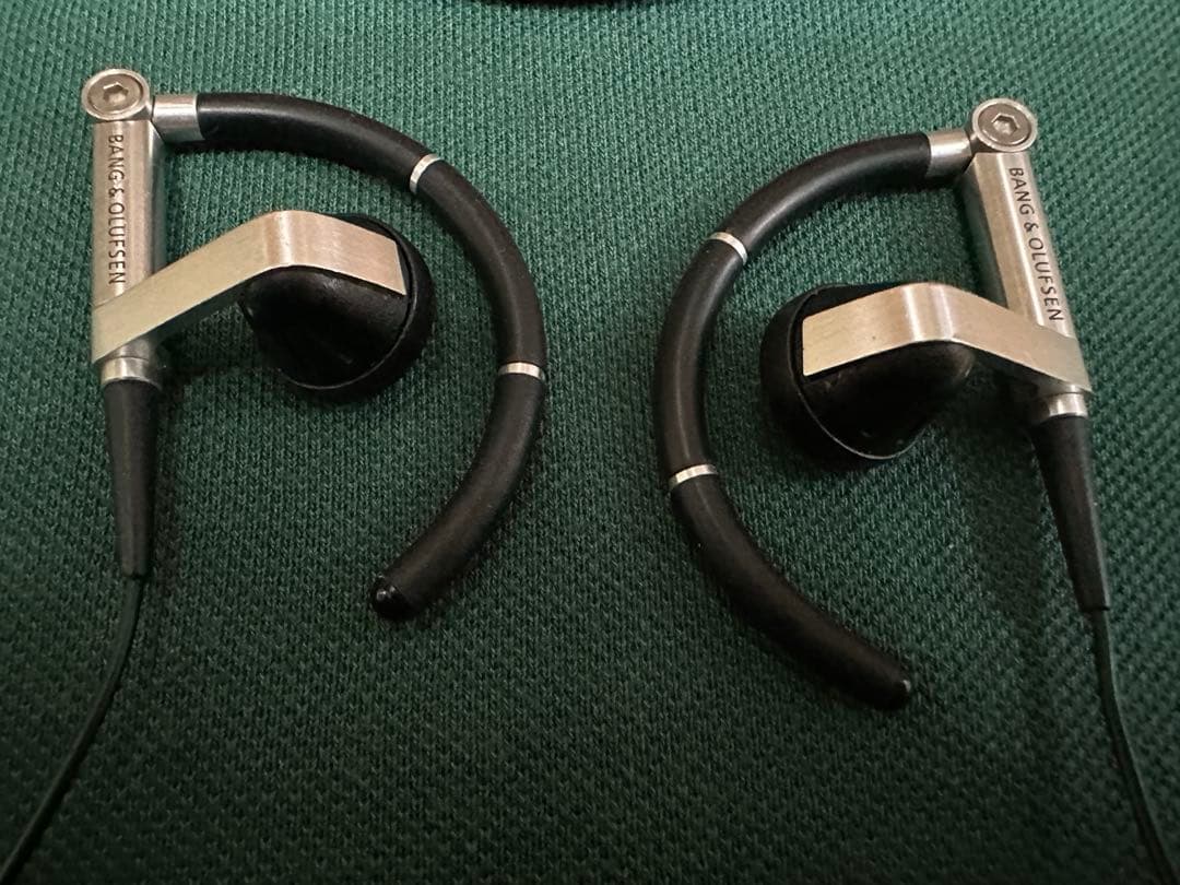Bang Olufsen Wired Earphones B&O A8 Earset 3