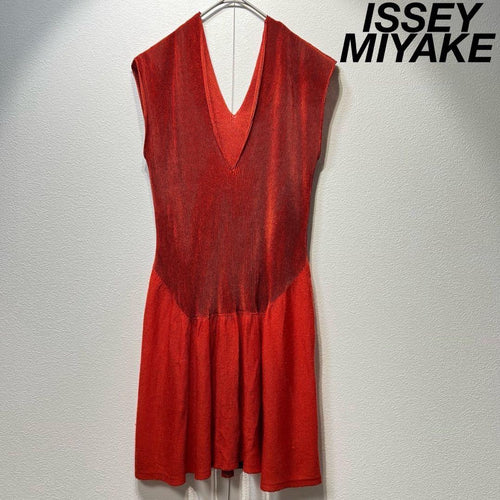 Issey Miyake Sleeveless