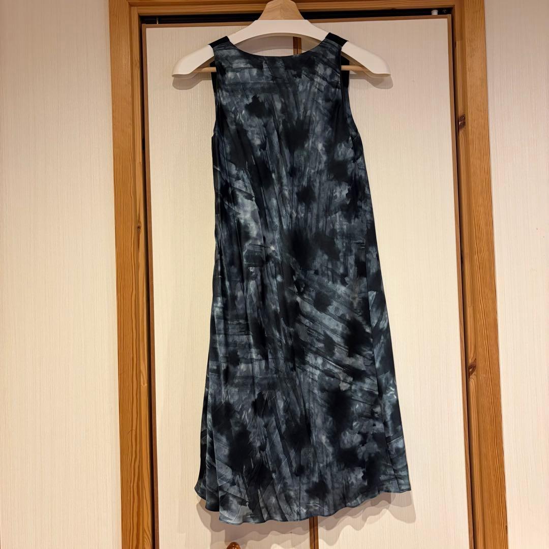 Des Pres Sleeveless