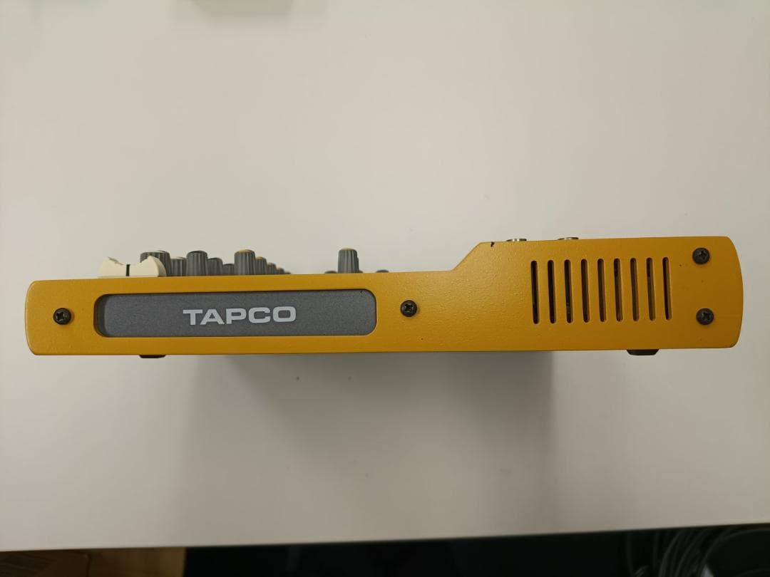 Analog Mixer Tapco Mix100