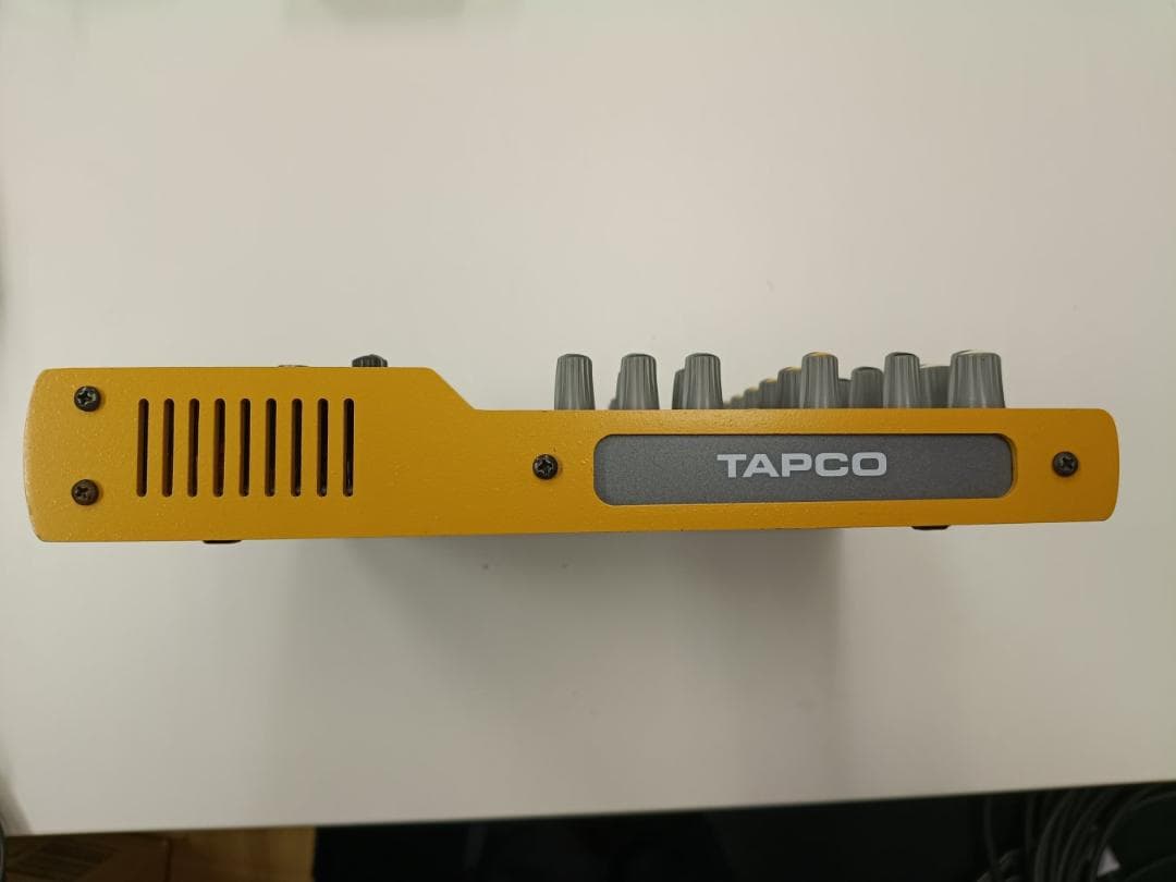 Analog Mixer Tapco Mix100