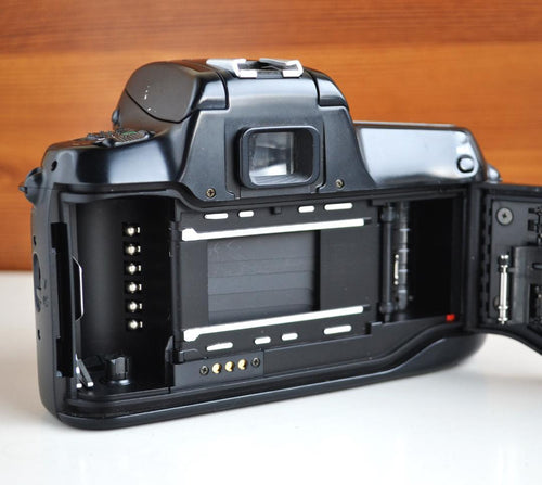 Nikon Slr Camera (Film) F50 70-300