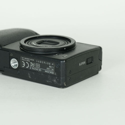 Ricoh Compact Digital Camera 1,630 Gr Ii