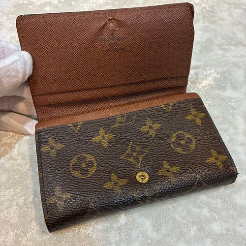Louis Vuitton Bifold Wallets M61730