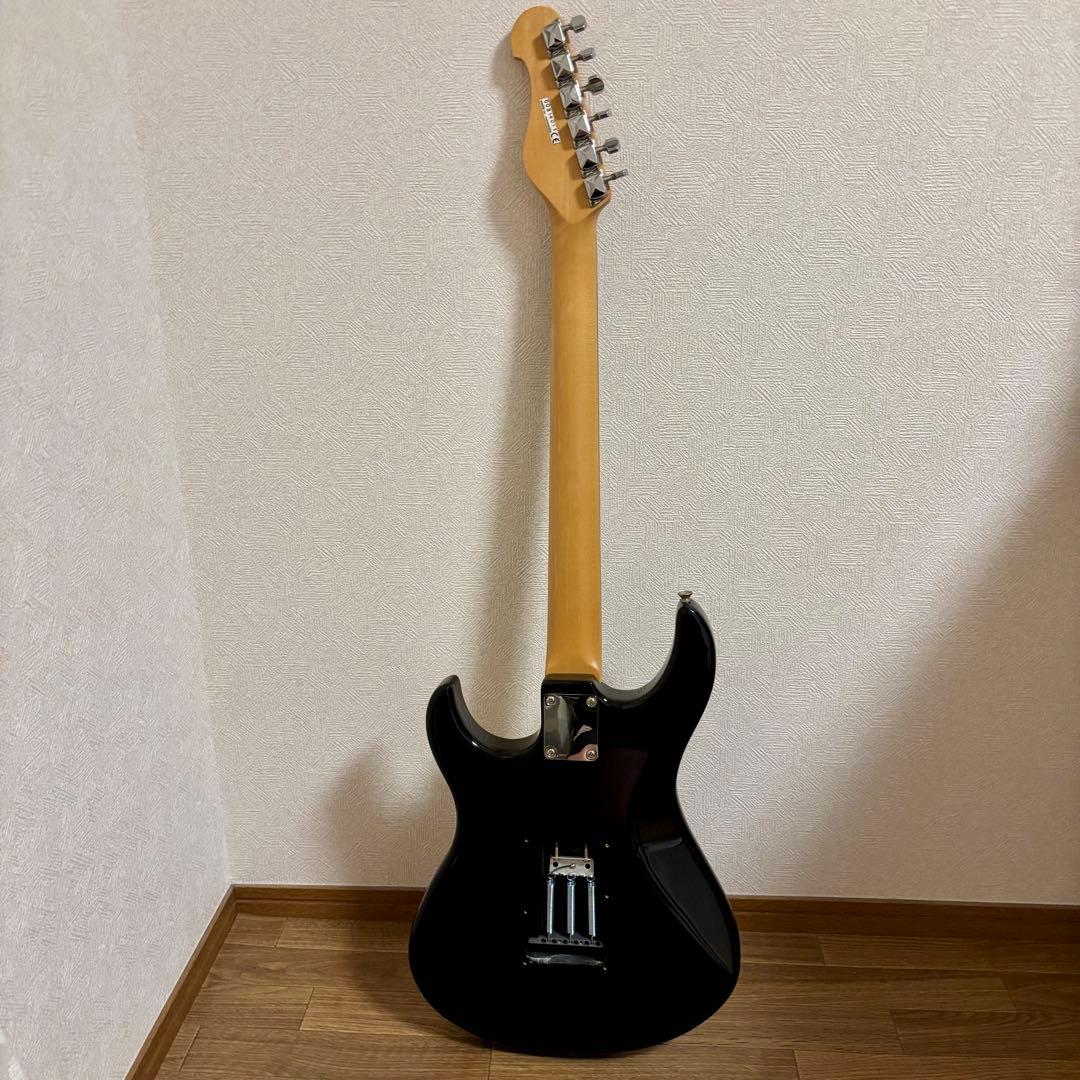 Yamaha Electric Guitars Eg112