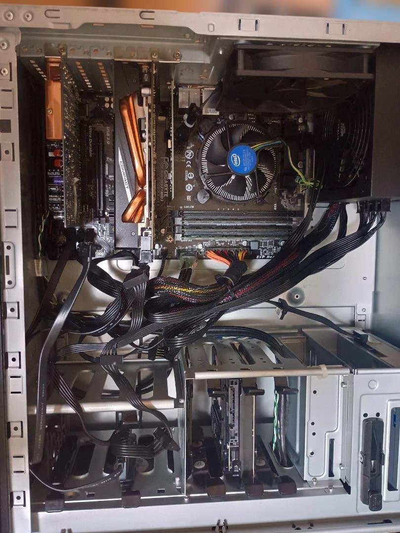 Corsair Windows Desktop Pc I7-4790/24Gb/Win10/