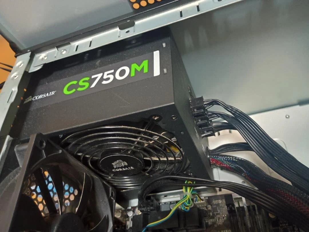 Corsair Windows Desktop Pc I7-4790/24Gb/Win10/