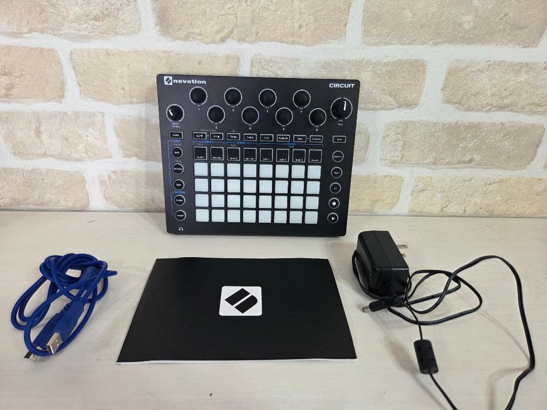 Rhythm Machine Novation Circuit Groove Box