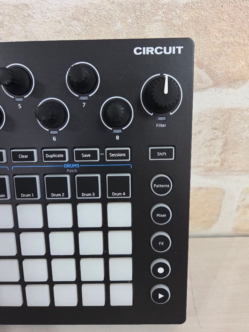 Rhythm Machine Novation Circuit Groove Box