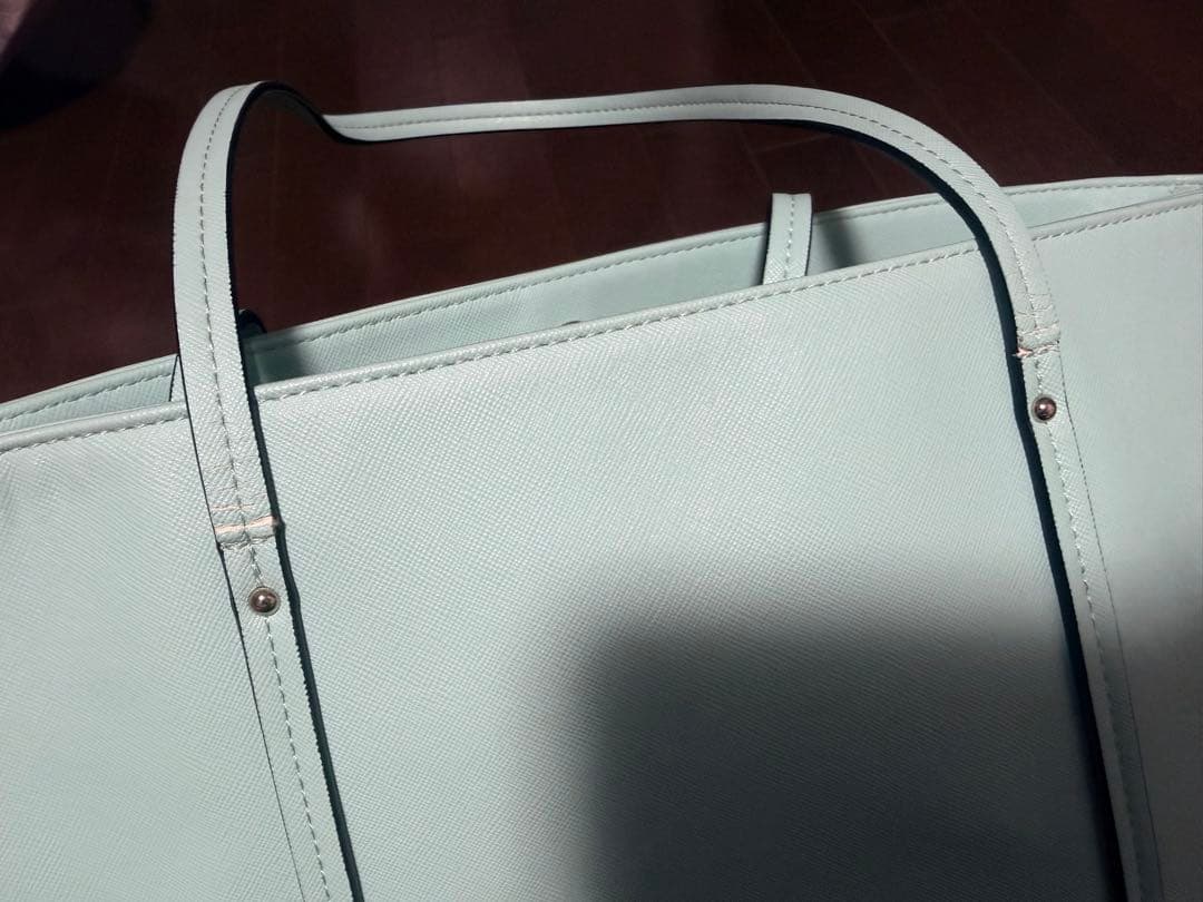 Samantha Thavasa Tote Bags