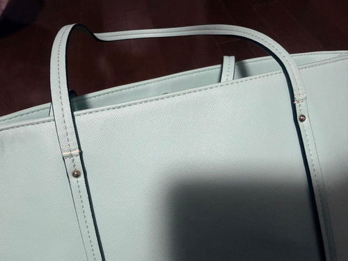 Samantha Thavasa Tote Bags