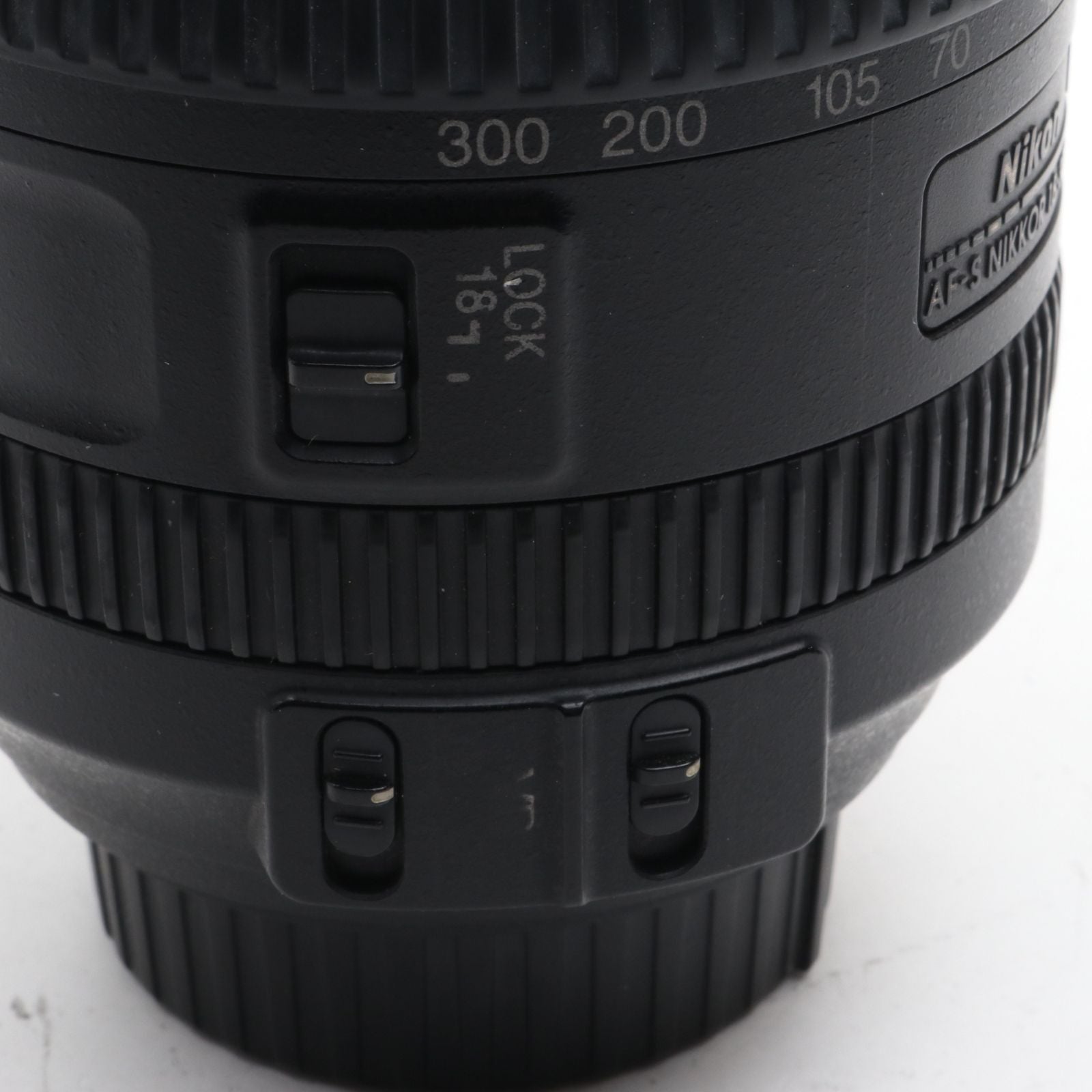 Nikon Lens (Zoom) Af-S Dx Nikkor 18-300Mm F/3.5-6.3G Ed Vr F