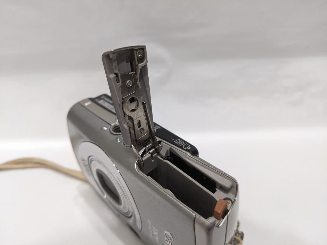 Canon Compact Digital Camera [296]Canon Ixy Pc1176