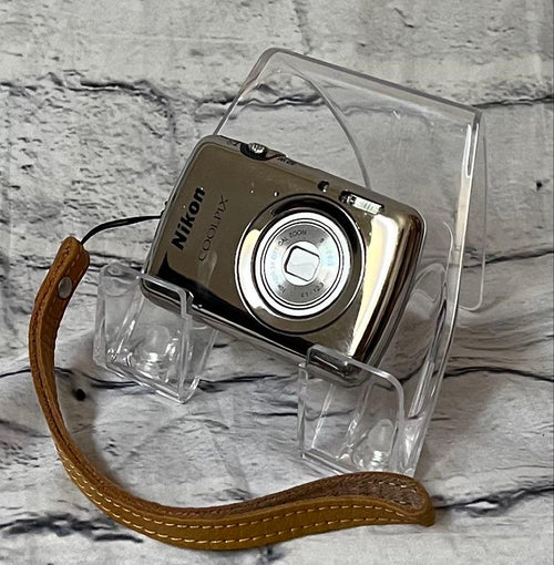Nikon Compact Digital Camera Coolpix S01