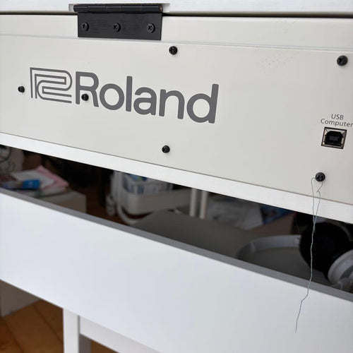 Roland Keyboards Digital Pianos F-140R