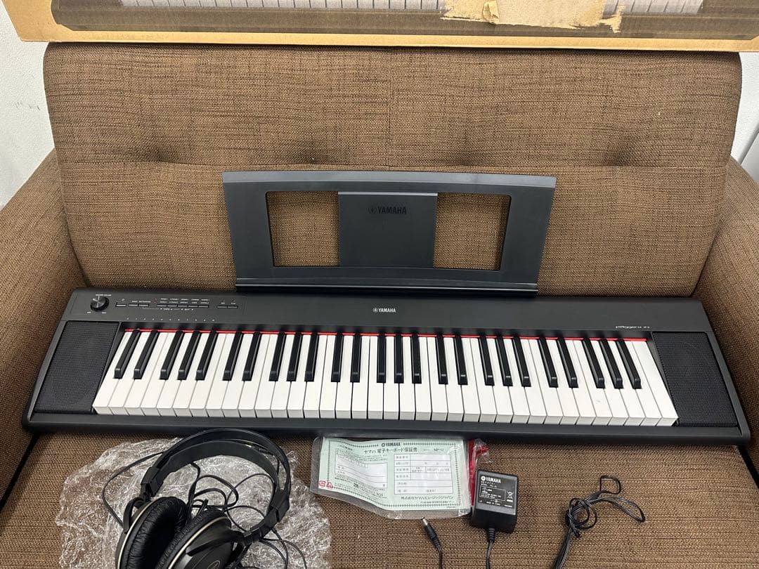 Yamaha Keyboard Electronic Piano Piaggero Np-12B 21