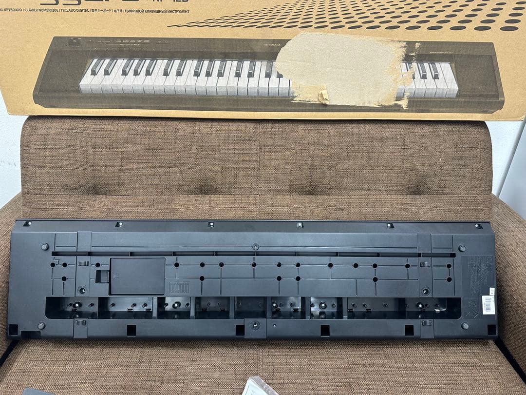Yamaha Keyboard Electronic Piano Piaggero Np-12B 21