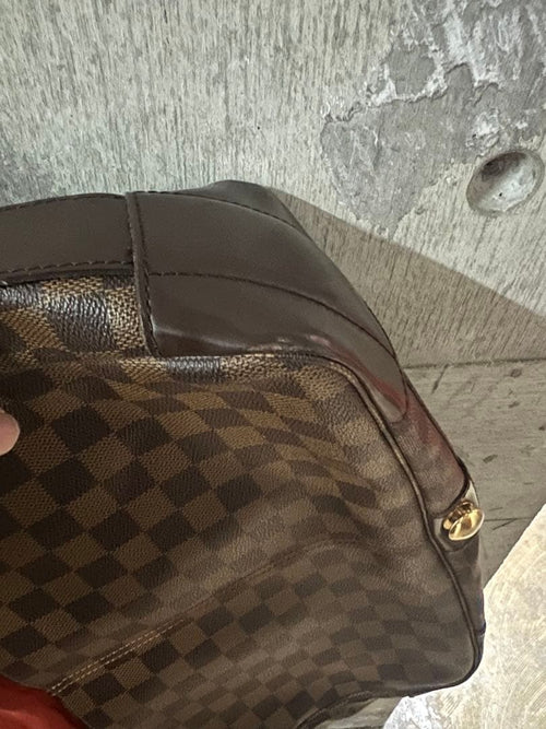 Louis Vuitton Shoulder Bags A4