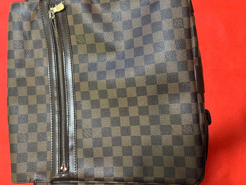 Louis Vuitton Shoulder Bags A4