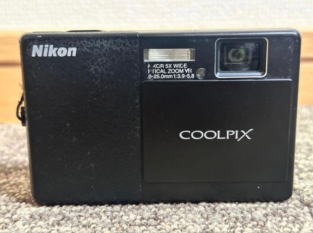 Nikon Compact Digital Camera Coolpix S70