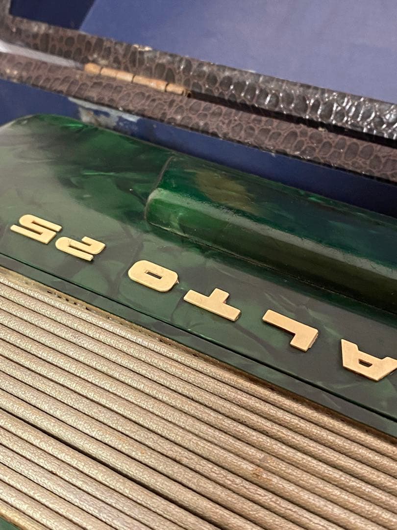 Yamaha Accordions 2815 Alto 25