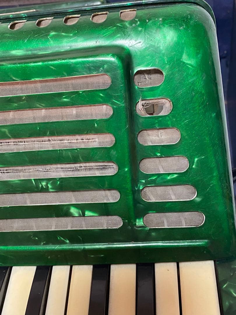 Yamaha Accordions 2815 Alto 25