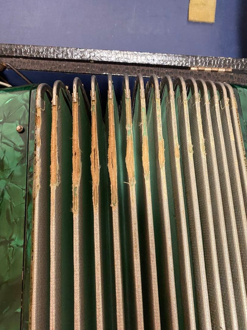 Yamaha Accordions 2815 Alto 25