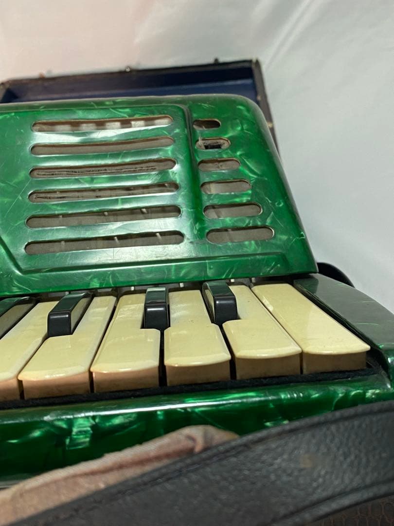 Yamaha Accordions 2815 Alto 25