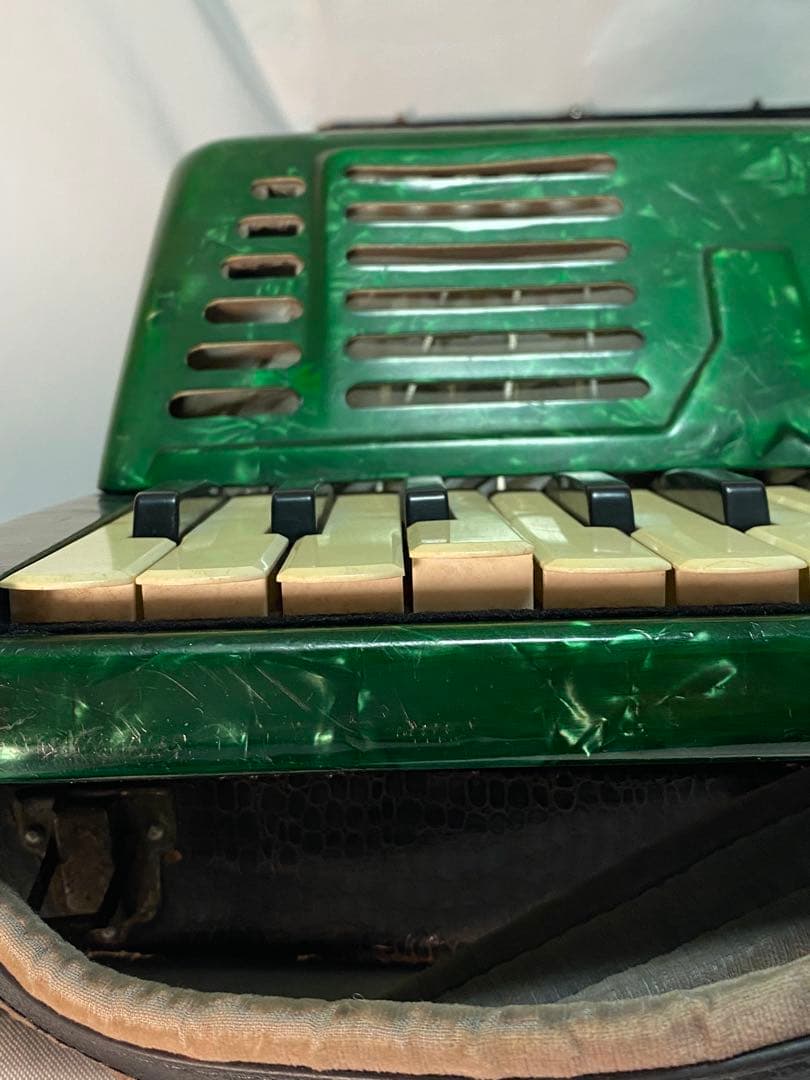 Yamaha Accordions 2815 Alto 25