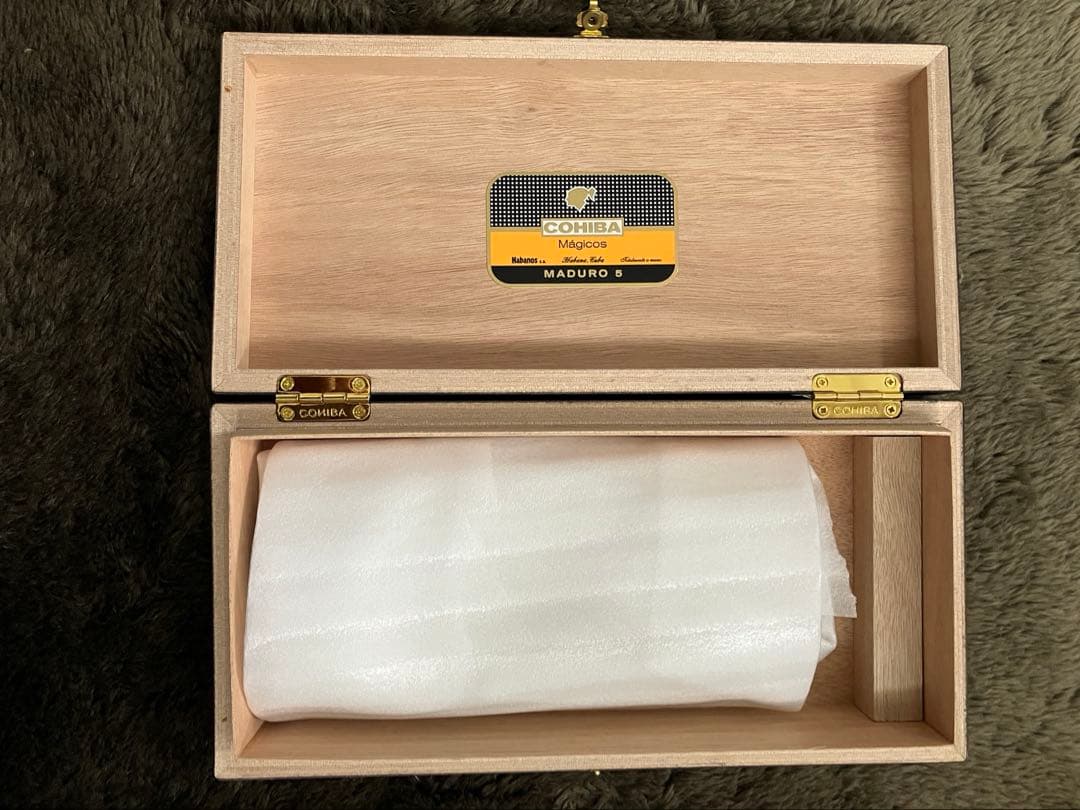 Roland Standing Ashtrays 2