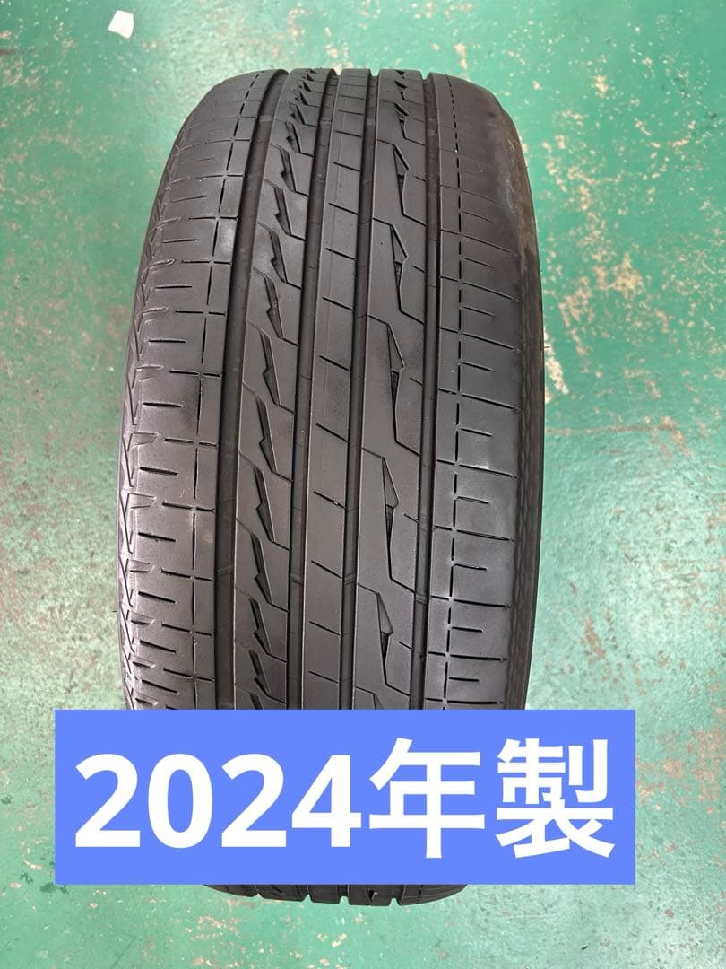 Bridgestone 21-Inch Lx100 235/50R21 1