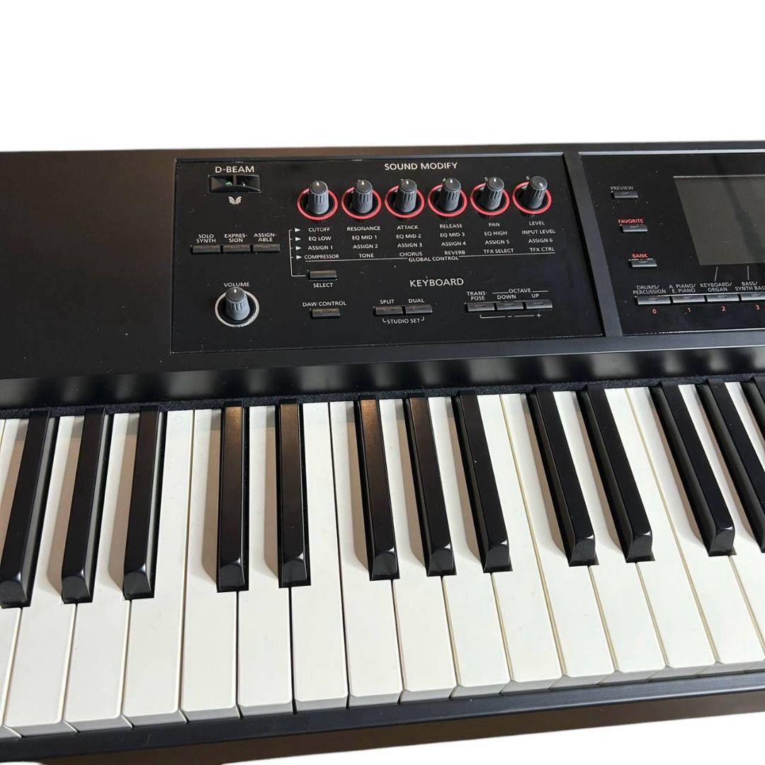 Roland Analog Synthesizers 819 Fa-08 88