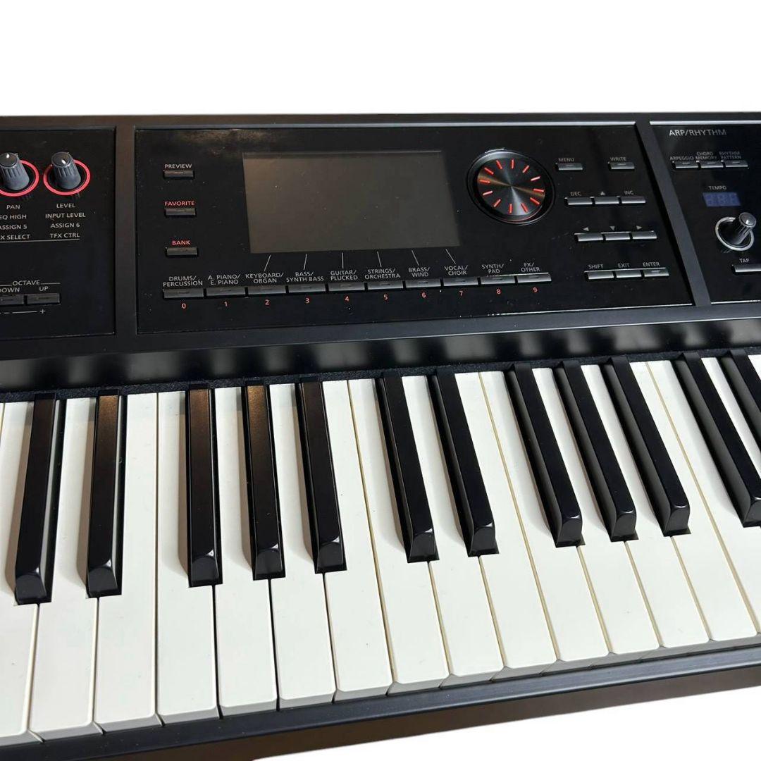 Roland Analog Synthesizers 819 Fa-08 88