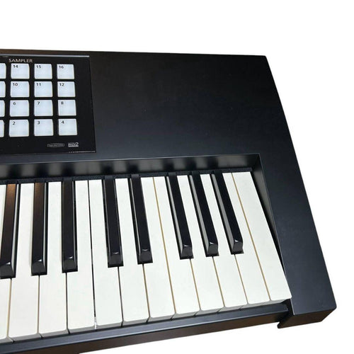 Roland Analog Synthesizers 819 Fa-08 88