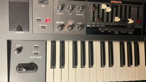 Analog Synthesizers Roland Vr-09 V-Combo 61