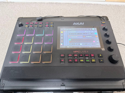 Akai Professional Sampler Mpc Live Ii