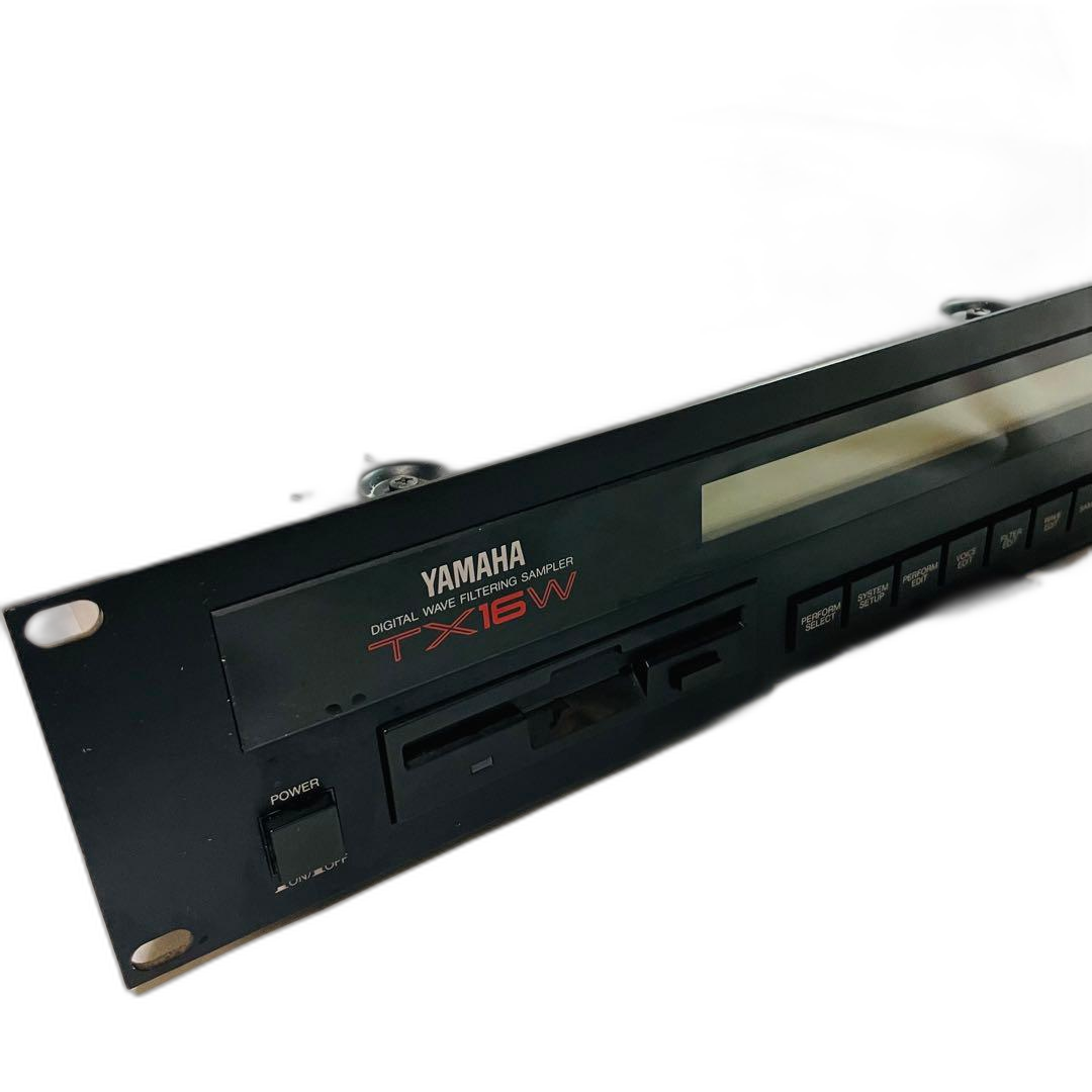 Sampler Yamaha Tx16W