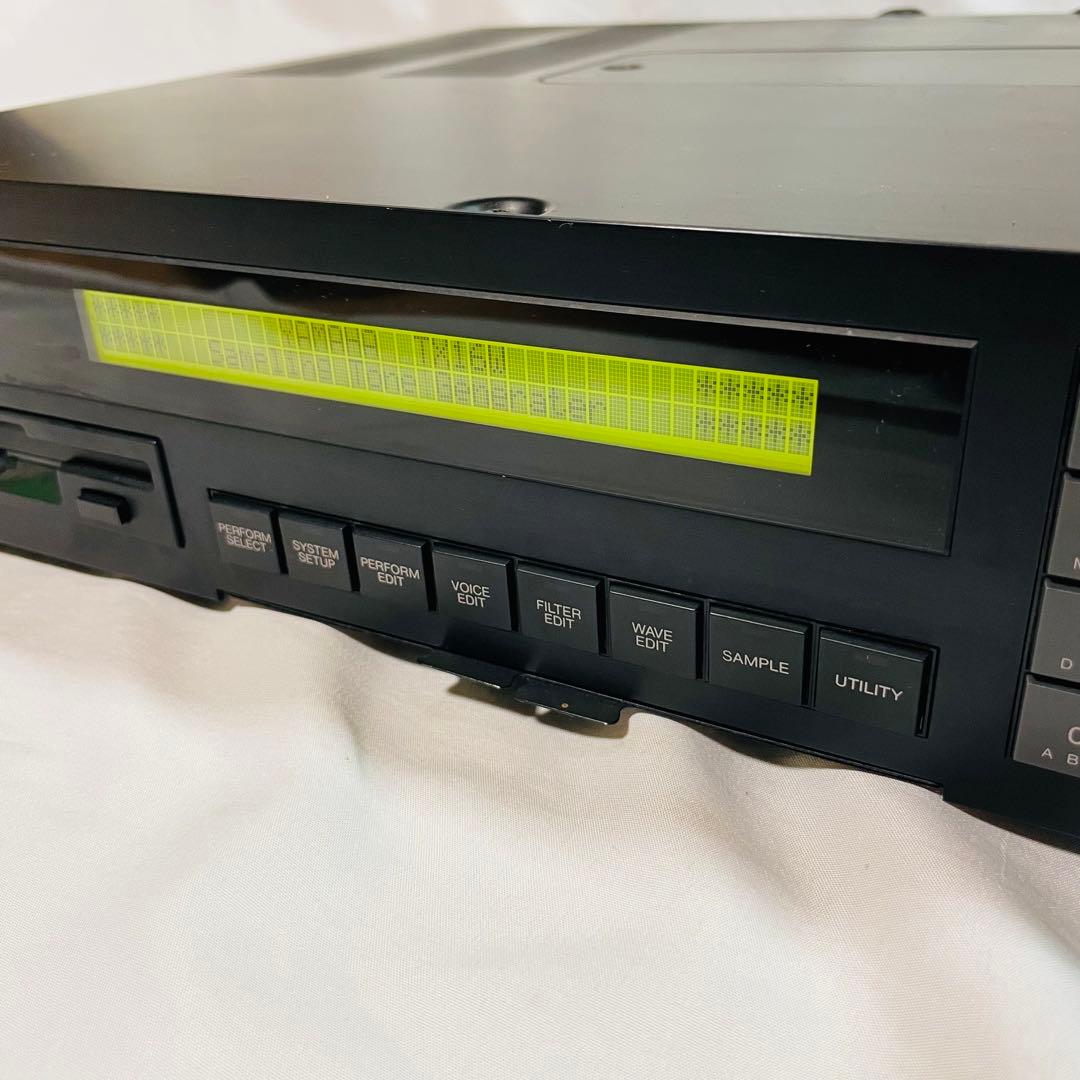 Sampler Yamaha Tx16W