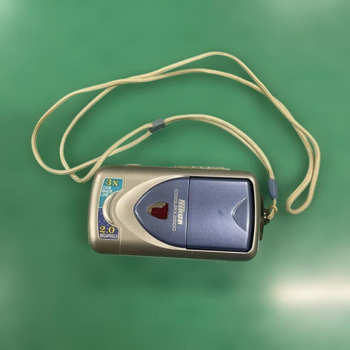 Nikon Compact Digital Camera Coolpix 2500