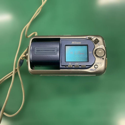Nikon Compact Digital Camera Coolpix 2500