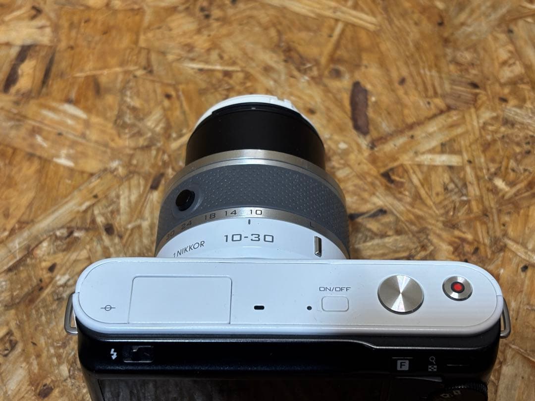 Nikon Digital Camera 1 J1