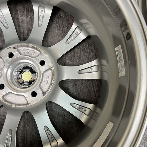 Bridgestone 16 Inches Goodyear 205/60R16 #403S40925