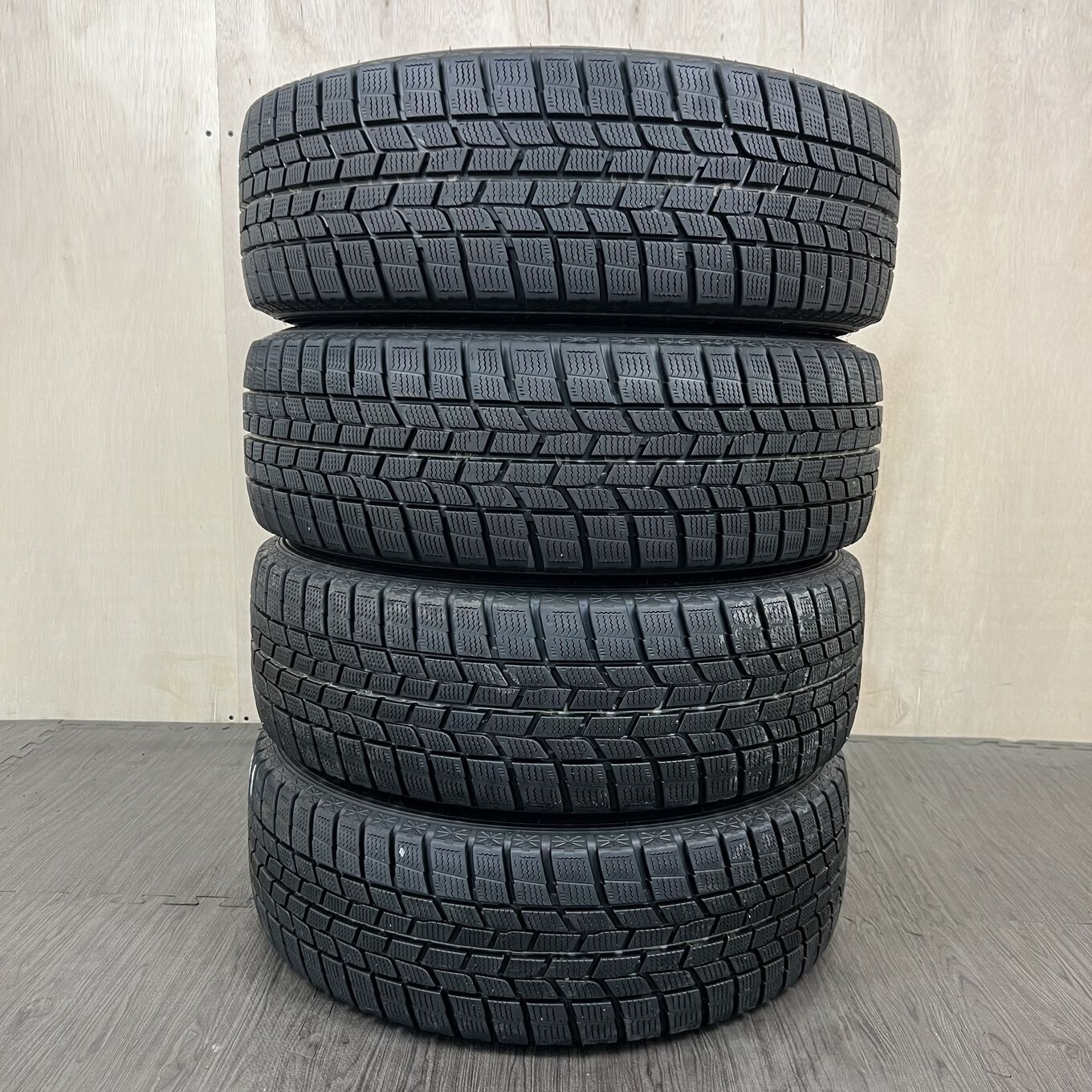 Bridgestone 16 Inches Goodyear 205/60R16 #403S40925