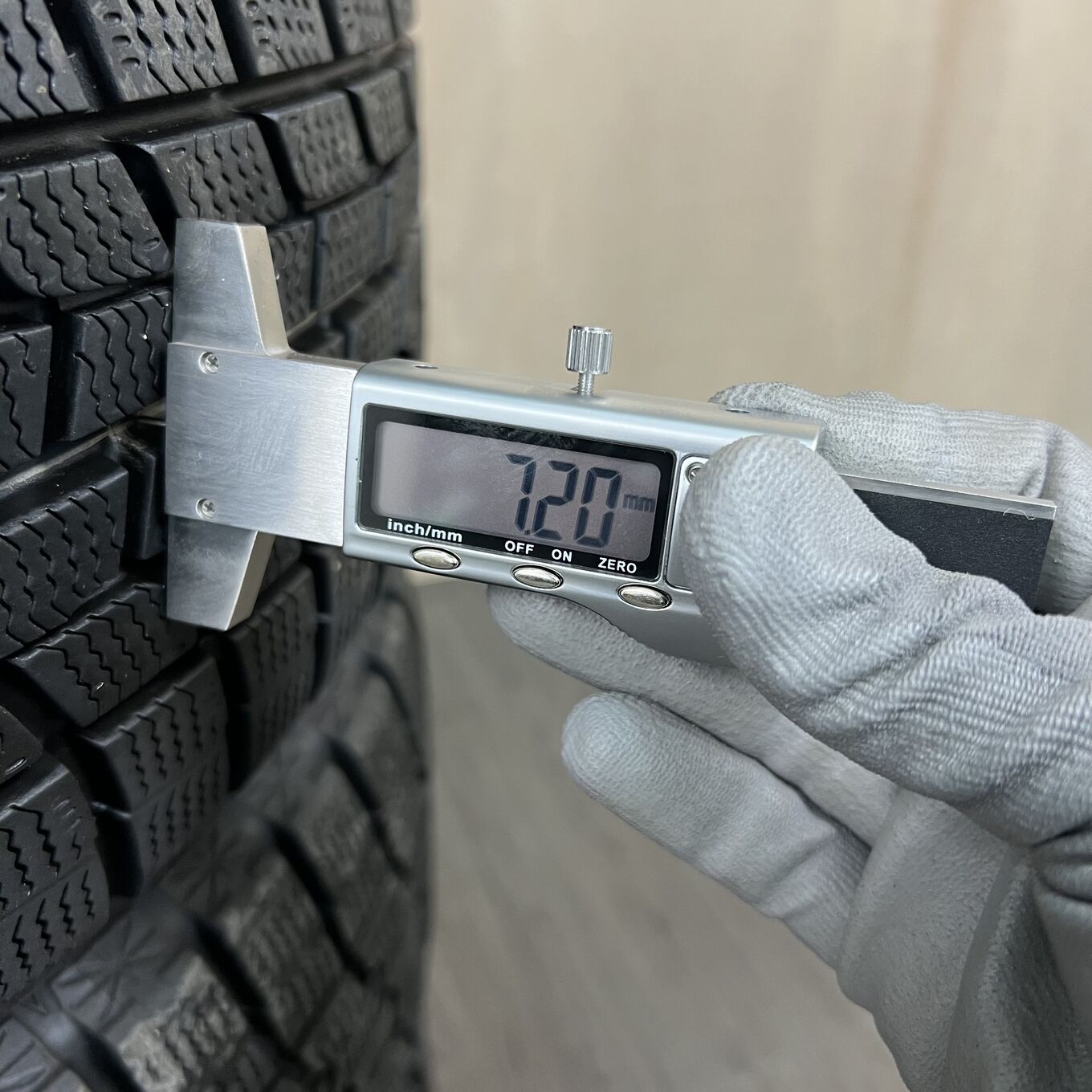 Bridgestone 16 Inches Goodyear 205/60R16 #403S40925