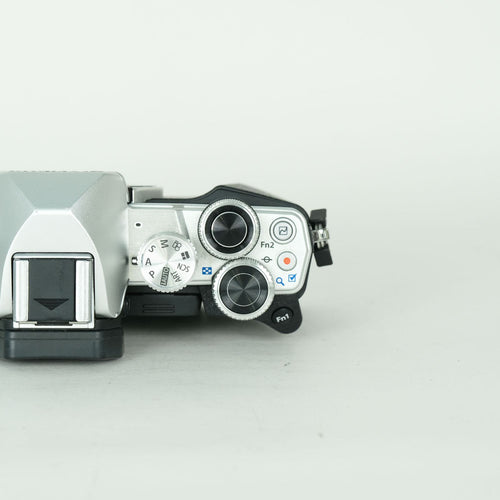 Olympus Mirrorless Interchangeable Lips 15,170 Om-D E-M10 Mark Ii