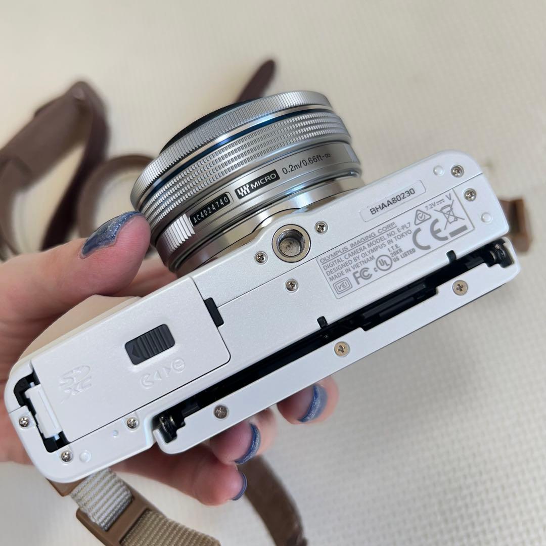 Olympus Mirrorless Interchangeable Lens Cameras 7