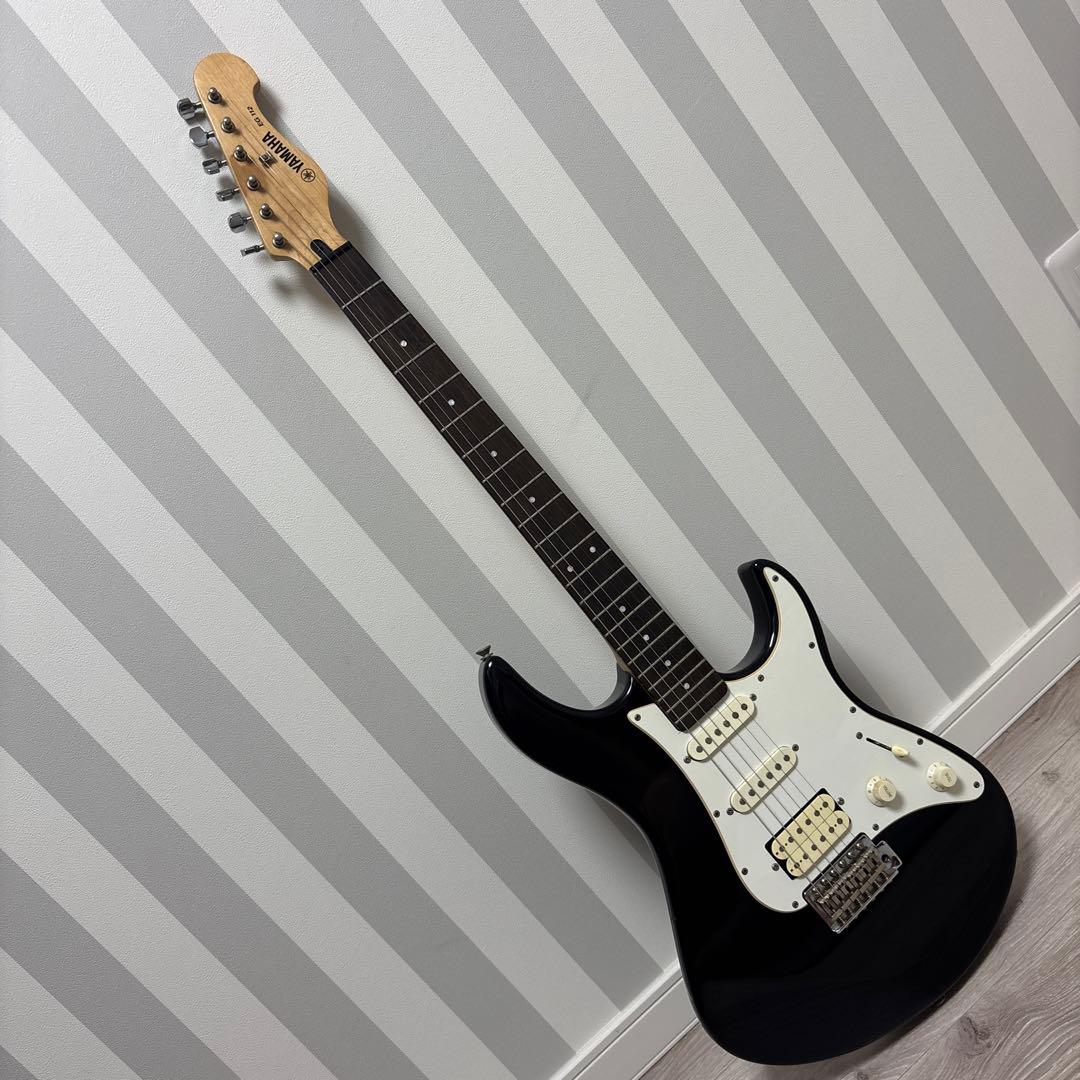 Yamaha Electric Guitars Eg112