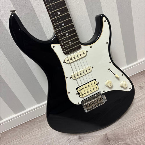 Yamaha Electric Guitars Eg112